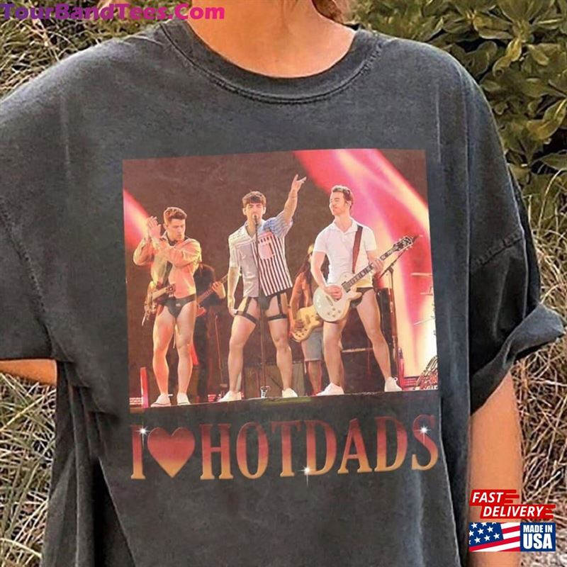 I Love Hot Dads Shirt Five Albums One Night Tour Jonas Brothers Concert Unisex Hoodie 29Uf118987 – Utopia Fashion