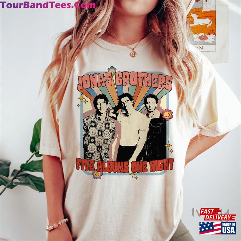 Jonas Brothers Vintage Shirt Five Albums One Night Tour Movie Graphic Tee Unisex Hoodie 29Uf123076 – Utopia Fashion